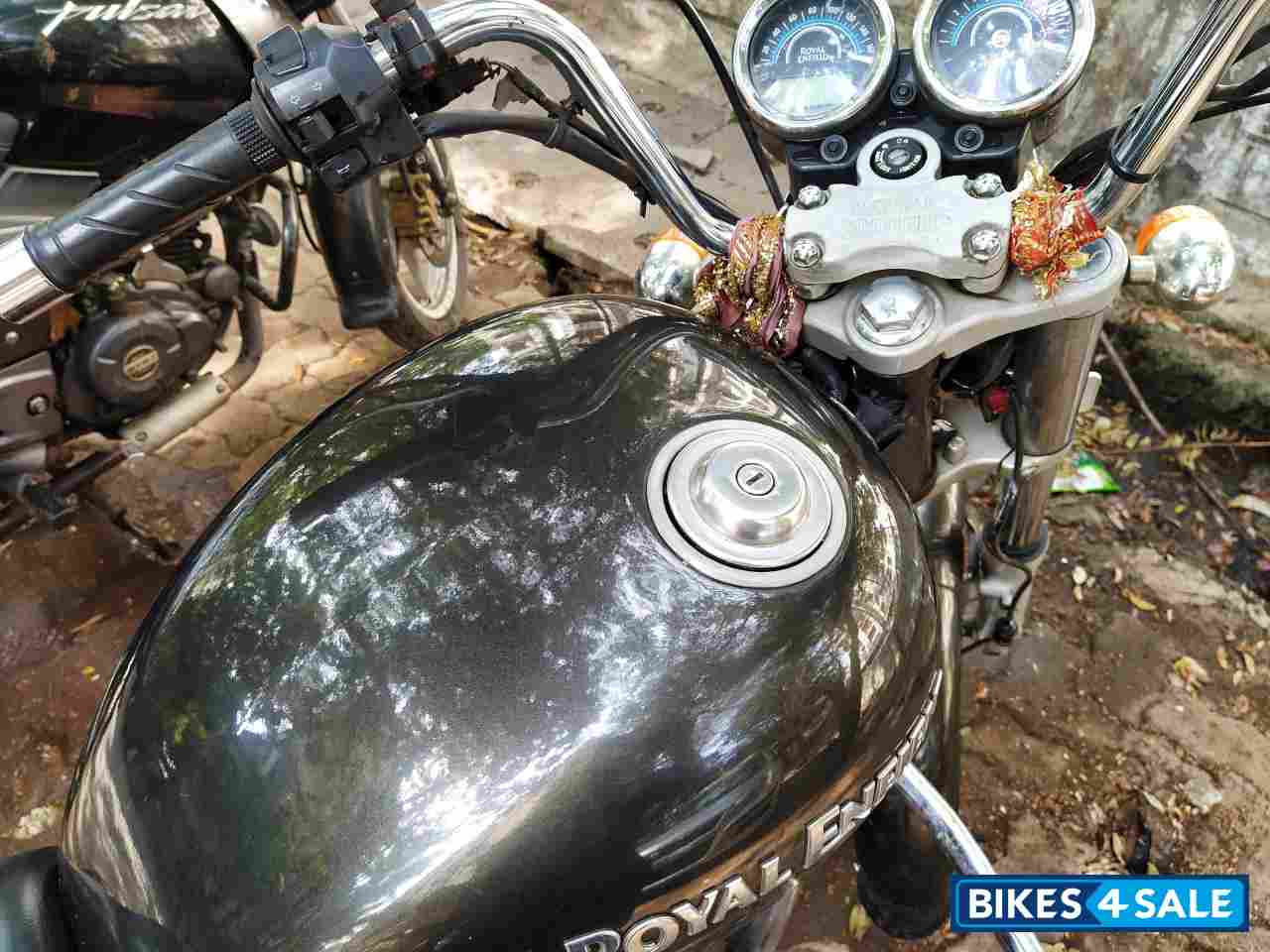 Lightning Royal Enfield Thunderbird 350