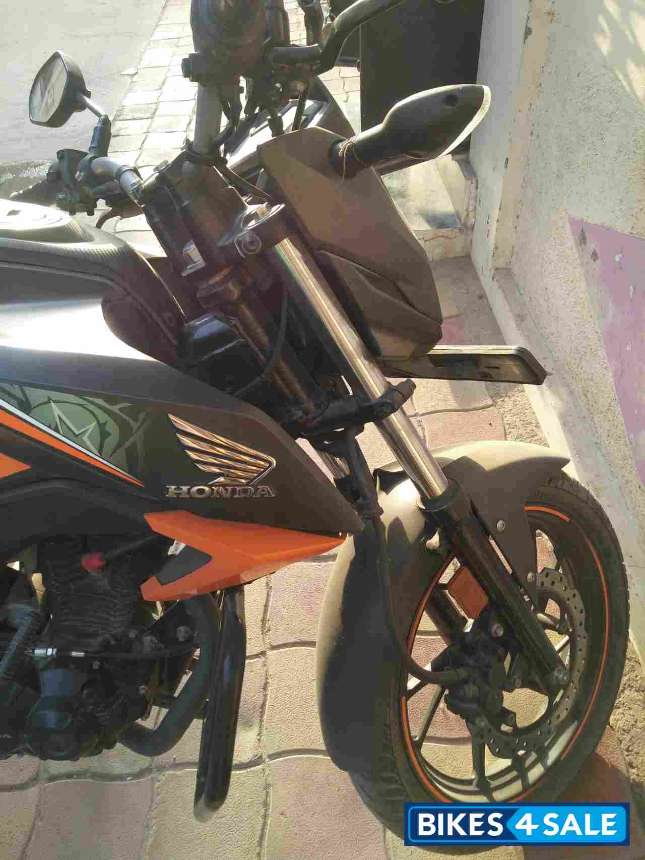 Honda CB Hornet 160R