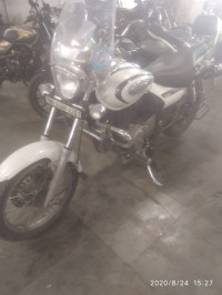 White Bajaj Avenger Cruise 220
