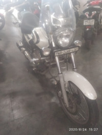 White Bajaj Avenger Cruise 220