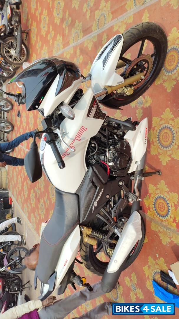 Used 2021 model TVS Apache RTR 180 BS6 