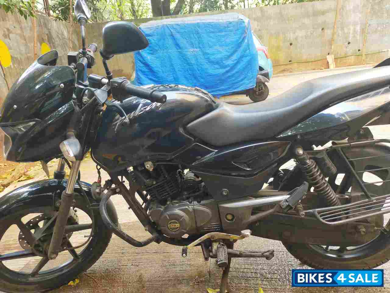 Black Bajaj Pulsar 150 DTSi