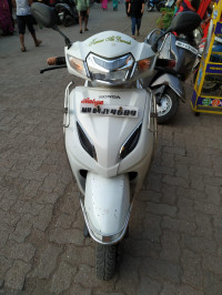 White Honda Activa 5G