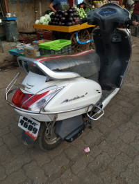 White Honda Activa 5G