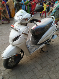 White Honda Activa 5G