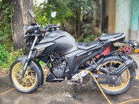 Matt Black Yamaha FZS 25