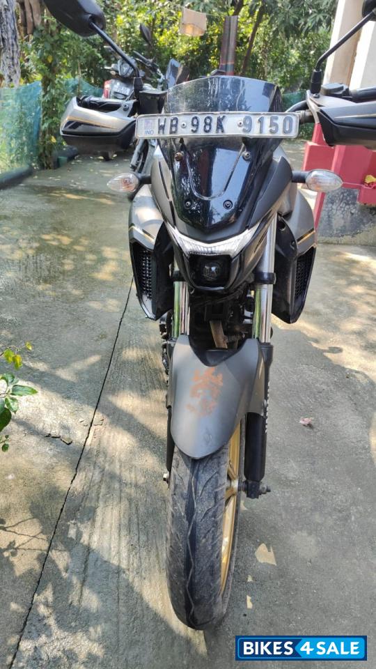 Matt Black Yamaha FZS 25