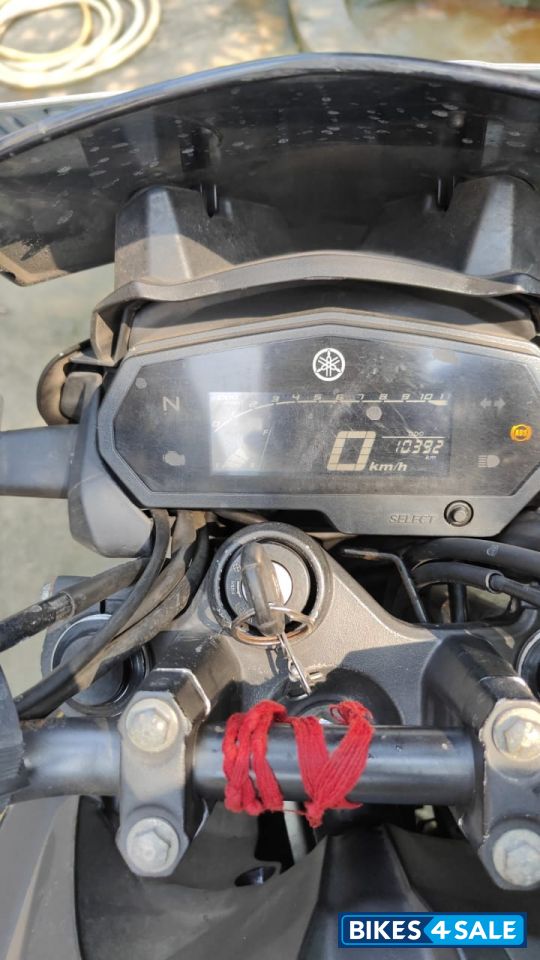 Matt Black Yamaha FZS 25