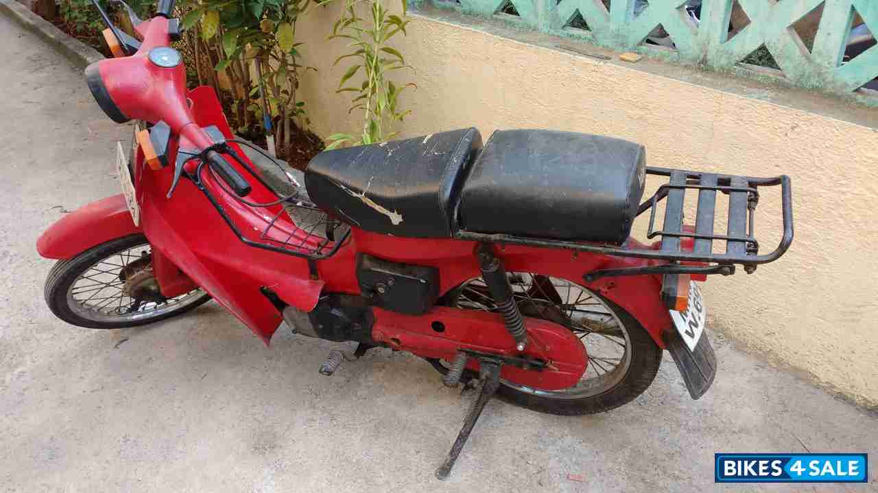 Bajaj M80