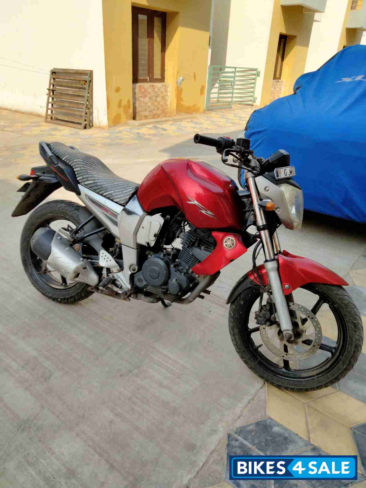Red Yamaha FZ16