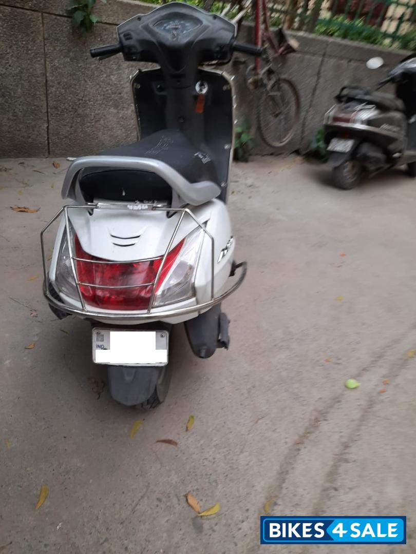 Pearl Amazing White Honda Activa 3G Pearl Amazing White Honda Activa 3G