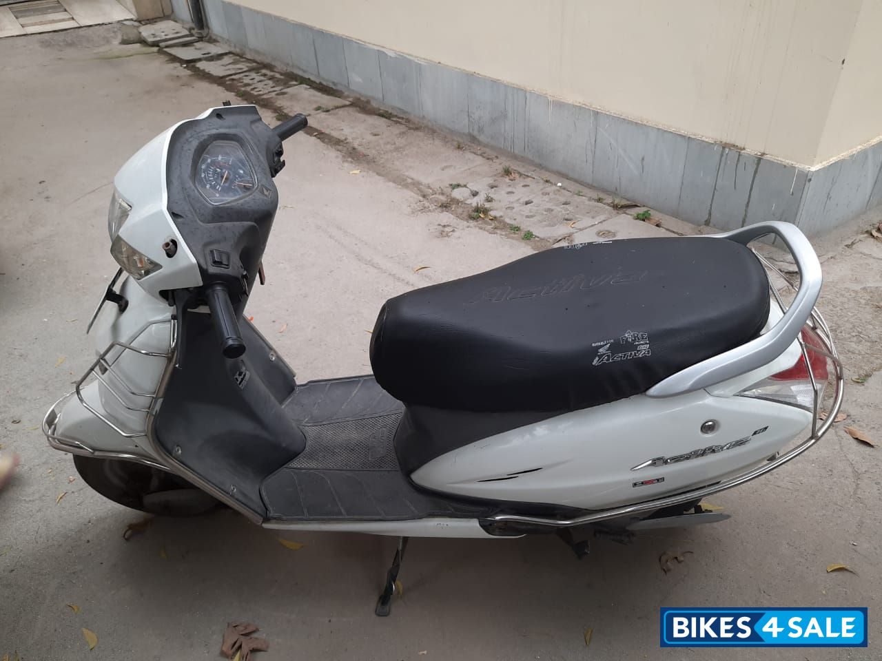 Pearl Amazing White Honda Activa 3G Pearl Amazing White Honda Activa 3G