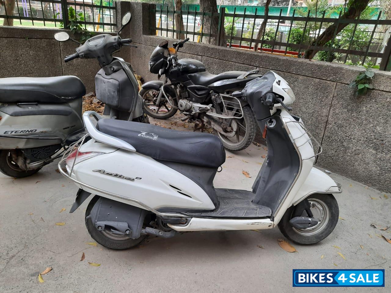 Pearl Amazing White Honda Activa 3G Pearl Amazing White Honda Activa 3G