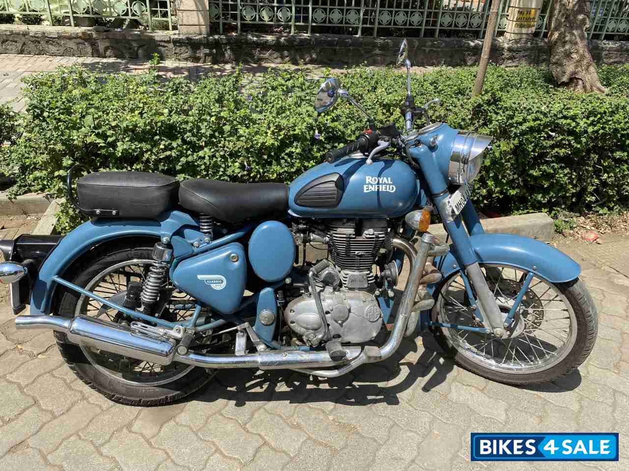 Blue Royal Enfield Classic Squadron Blue