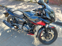 Bajaj Pulsar 220F