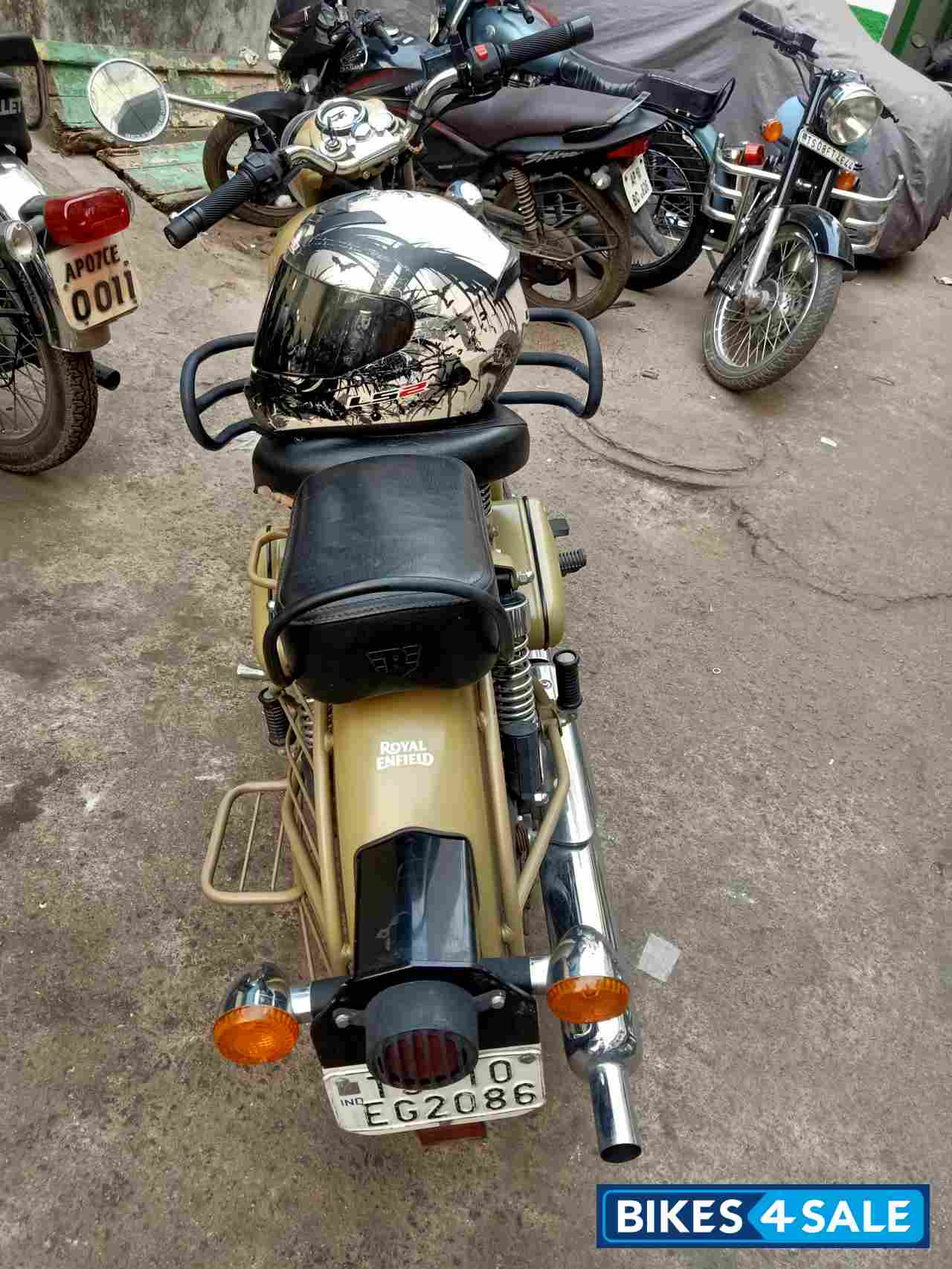 Royal Enfield Classic Desert Storm