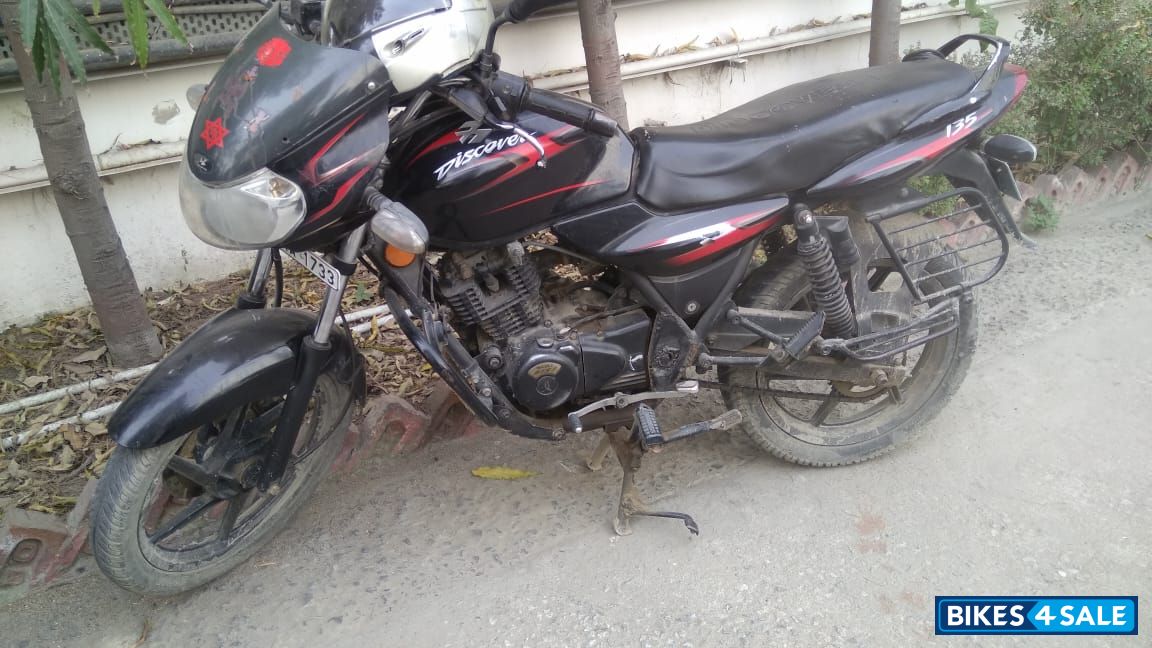 Red And Black Bajaj Discover DTSi 135