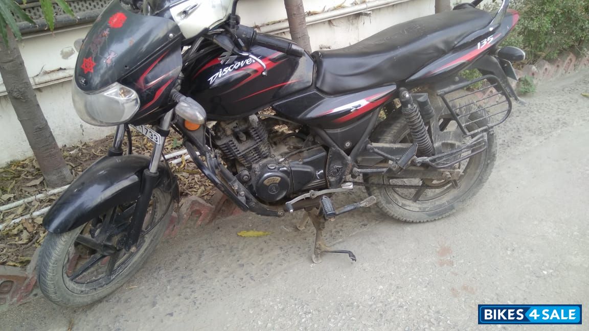 Red And Black Bajaj Discover DTSi 135