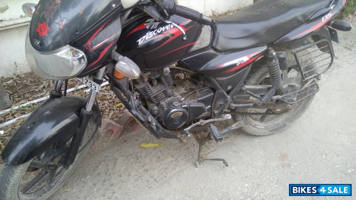Red And Black Bajaj Discover DTSi 135