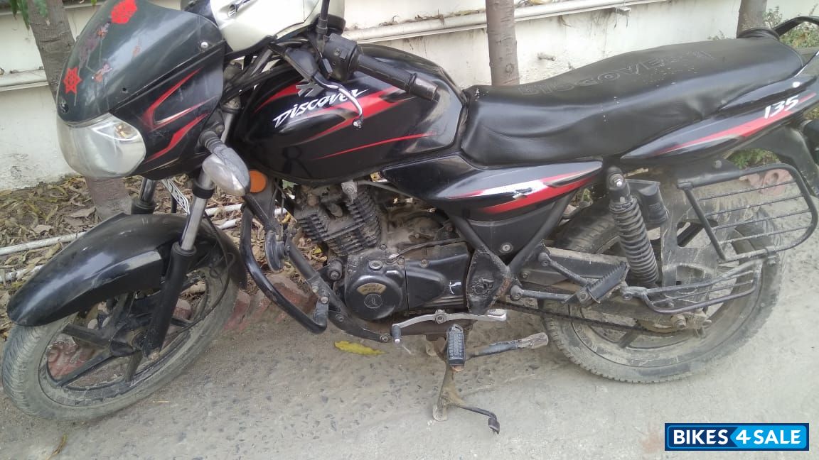 Red And Black Bajaj Discover DTSi 135