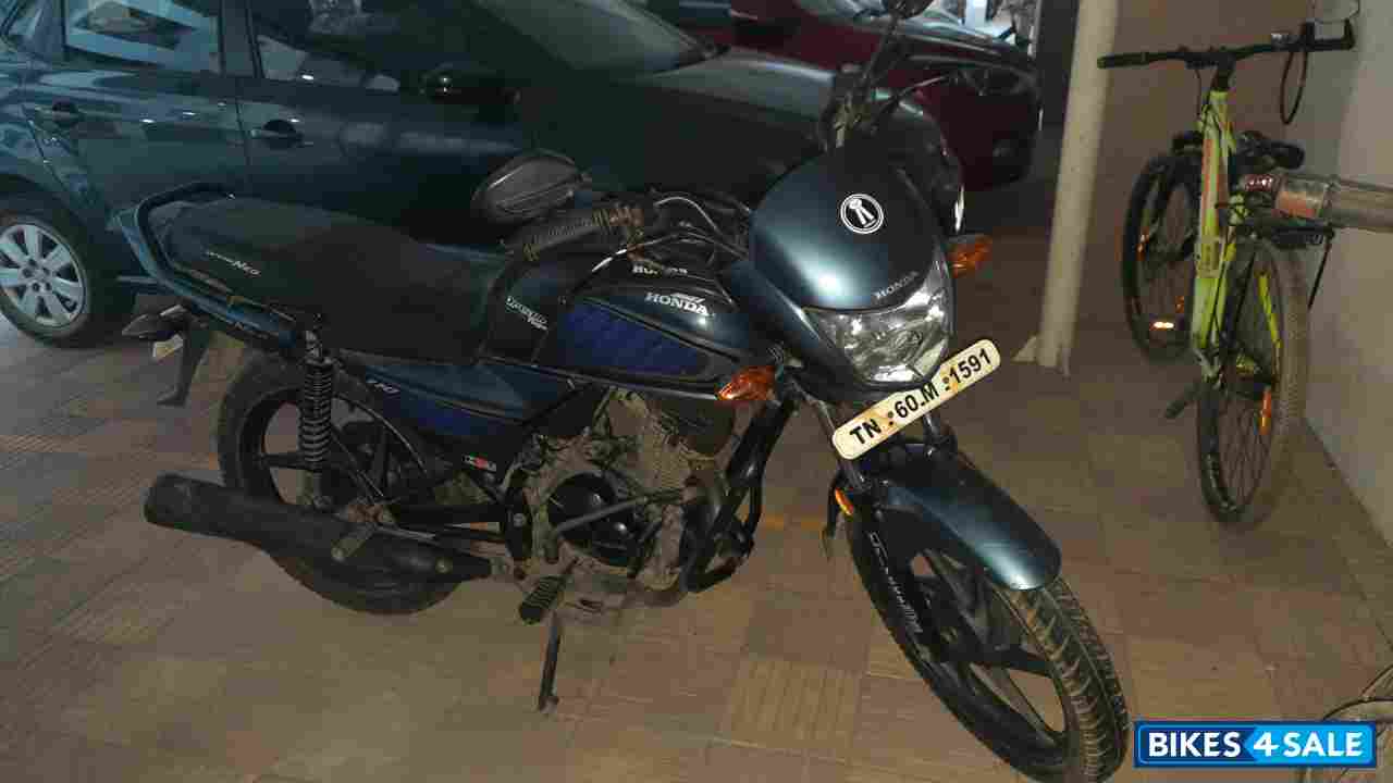 Blue Honda Dream Neo