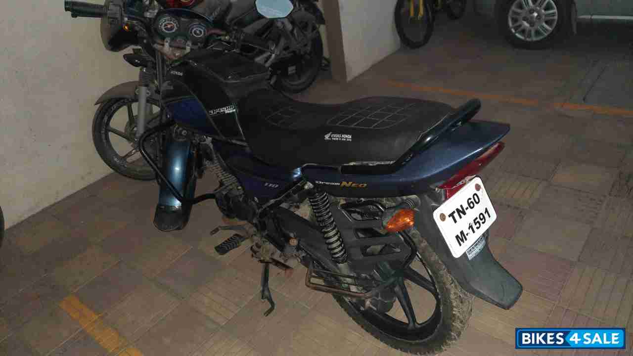 Blue Honda Dream Neo