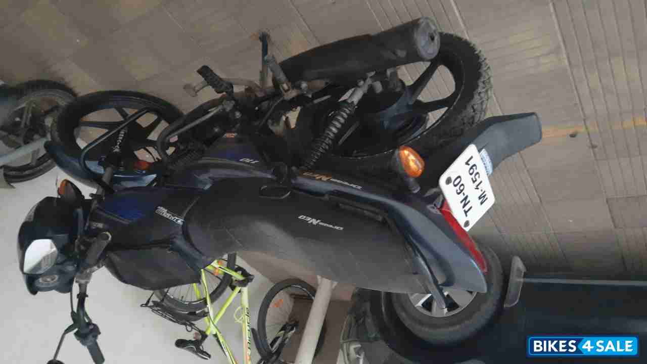 Blue Honda Dream Neo