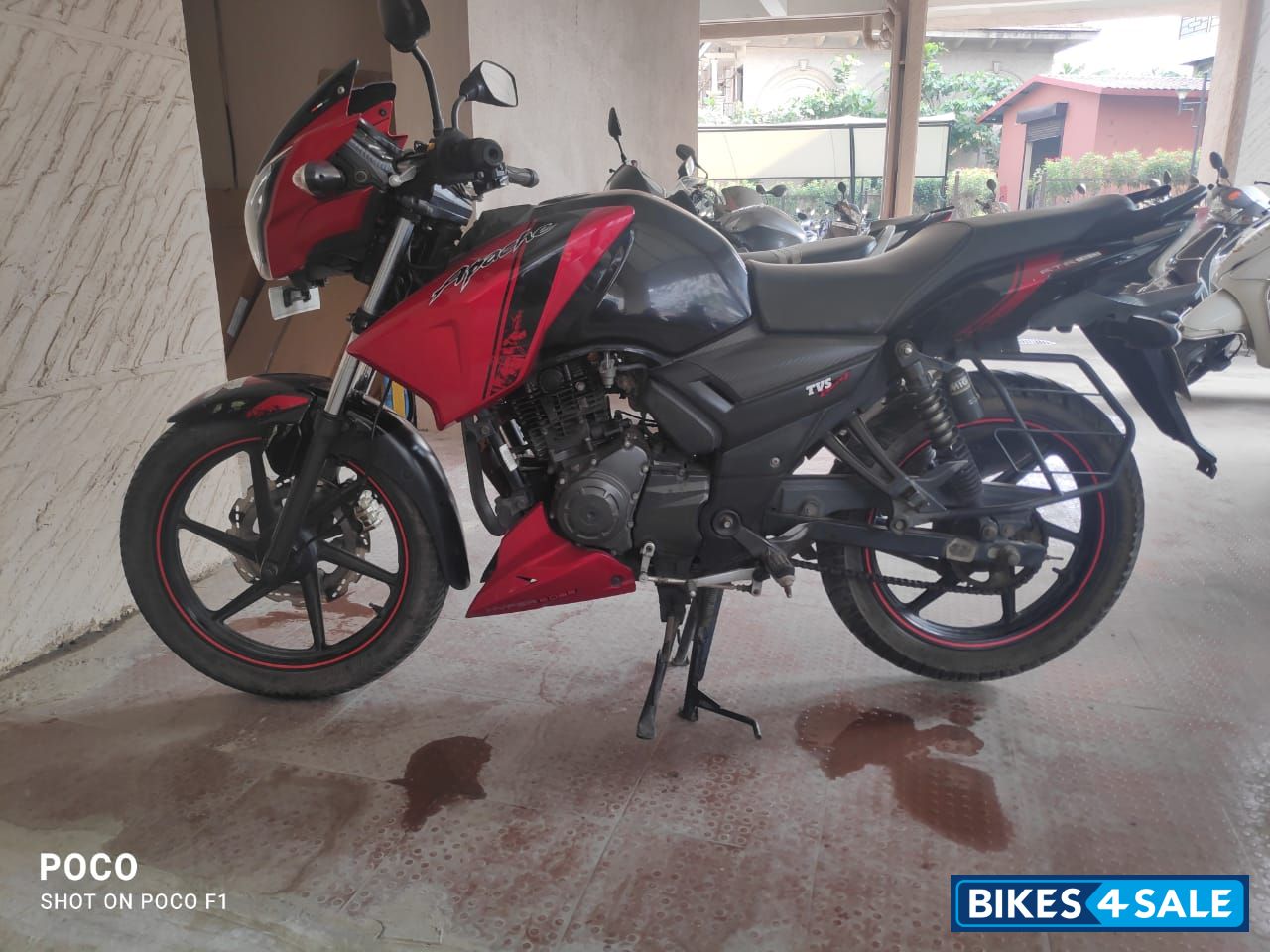 Red TVS Apache RTR 160