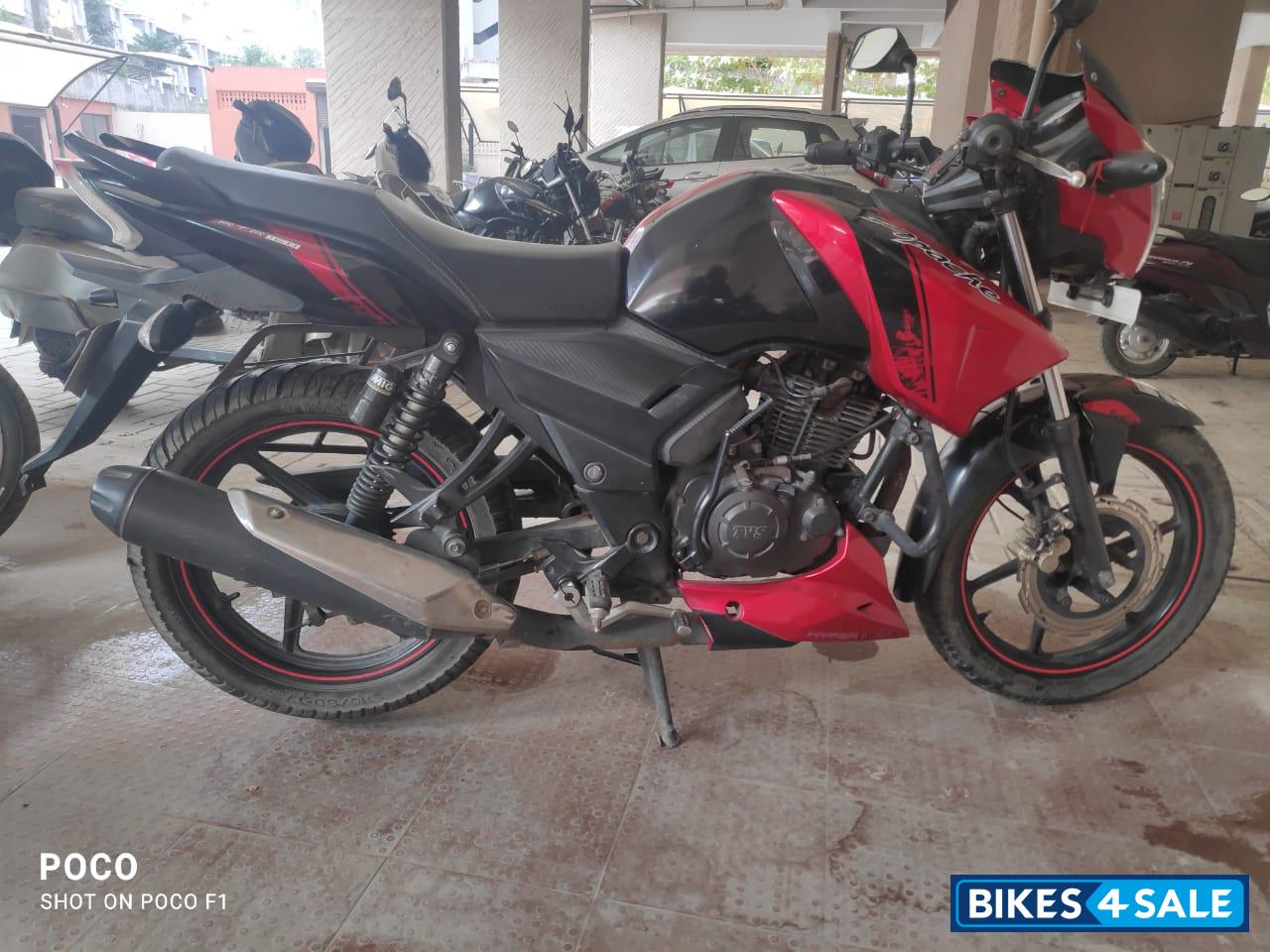 Red TVS Apache RTR 160