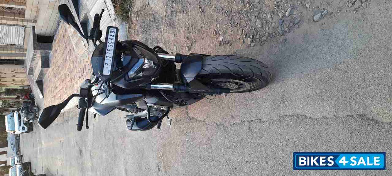 Graphite Matte Black Bajaj Dominar 400 ABS BS6