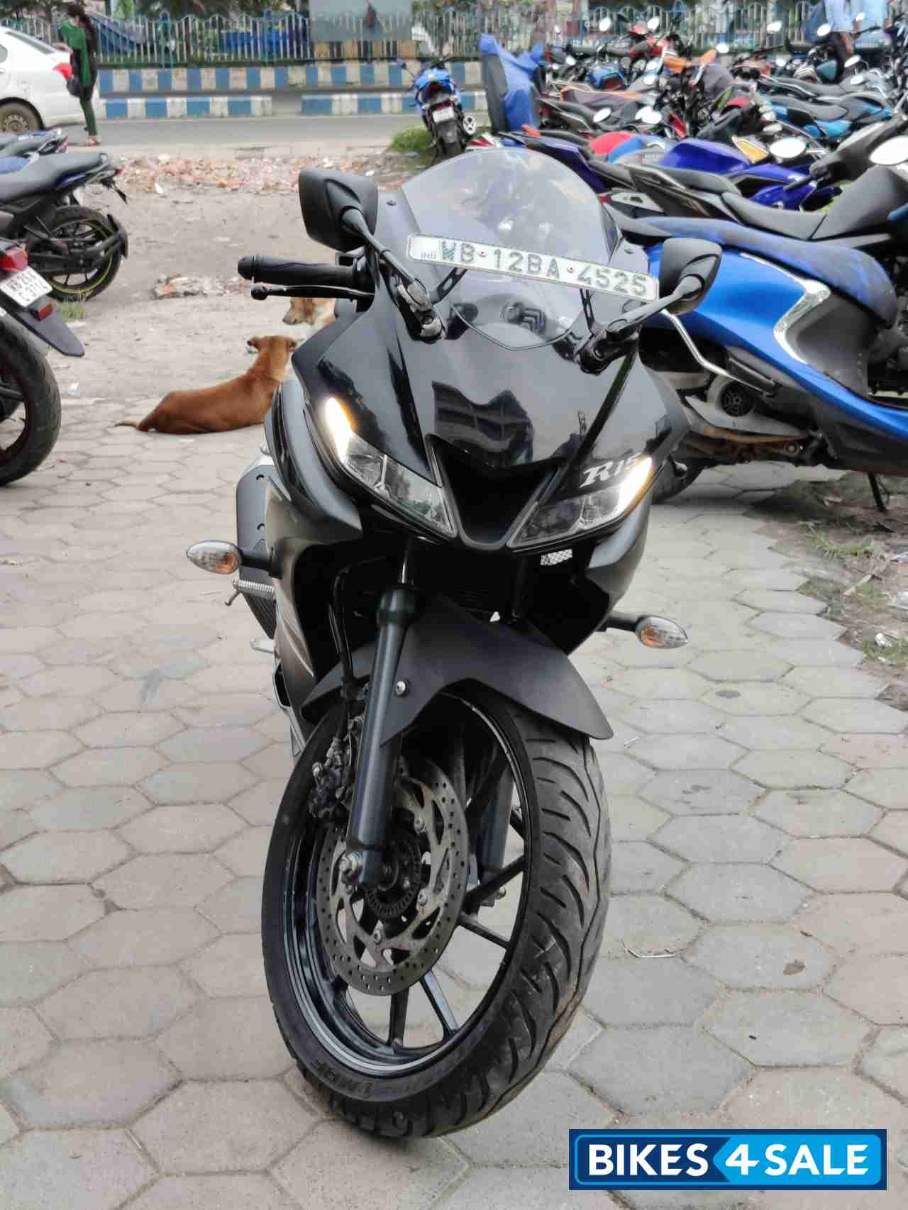 Black Yamaha YZF R15 V3