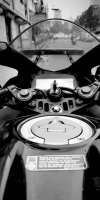 Black Yamaha YZF R15 V3