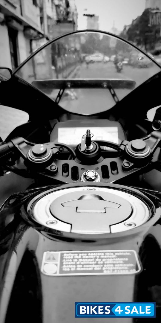 Black Yamaha YZF R15 V3