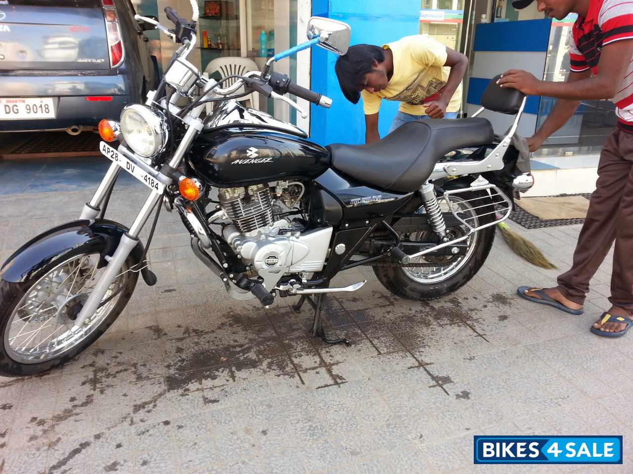 Bajaj Avenger 220 DTS-i Bajaj Avenger 220 DTS-i