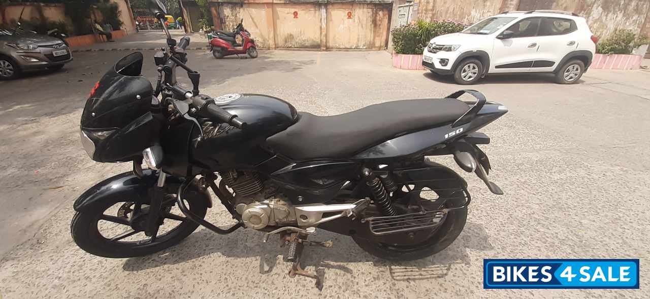 Black Bajaj Pulsar 150
