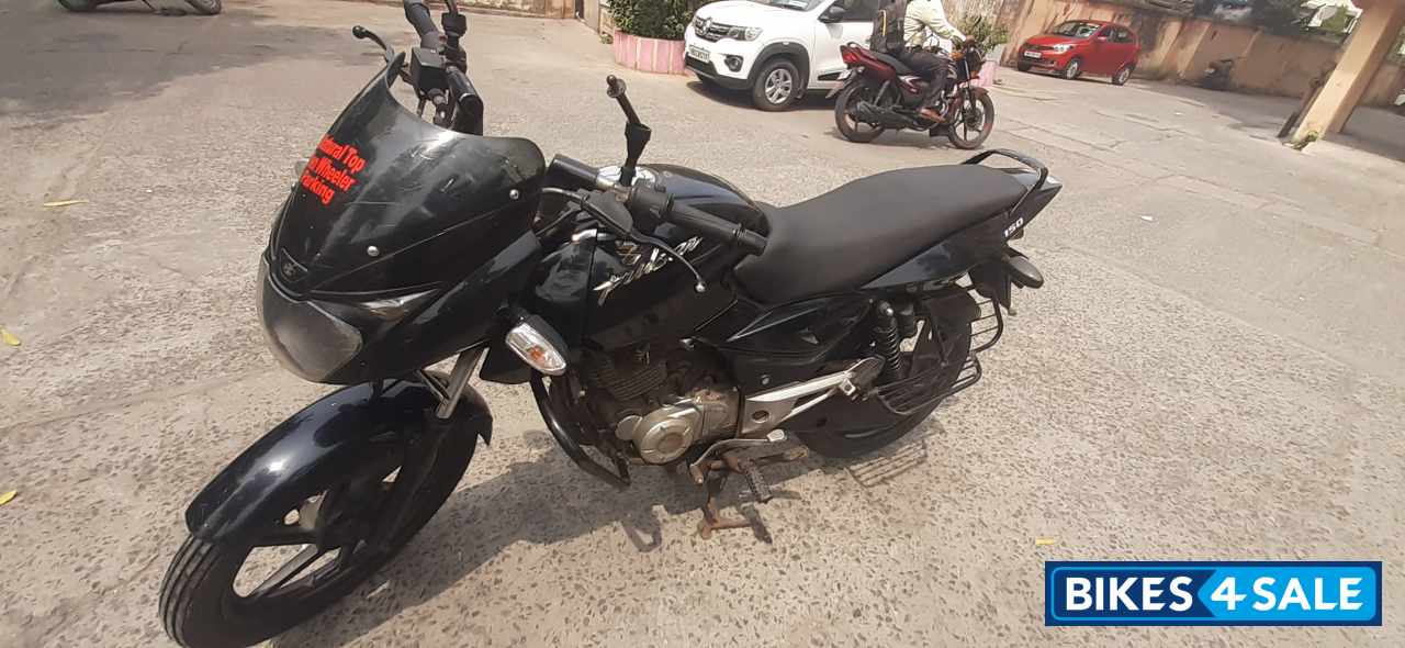 Black Bajaj Pulsar 150