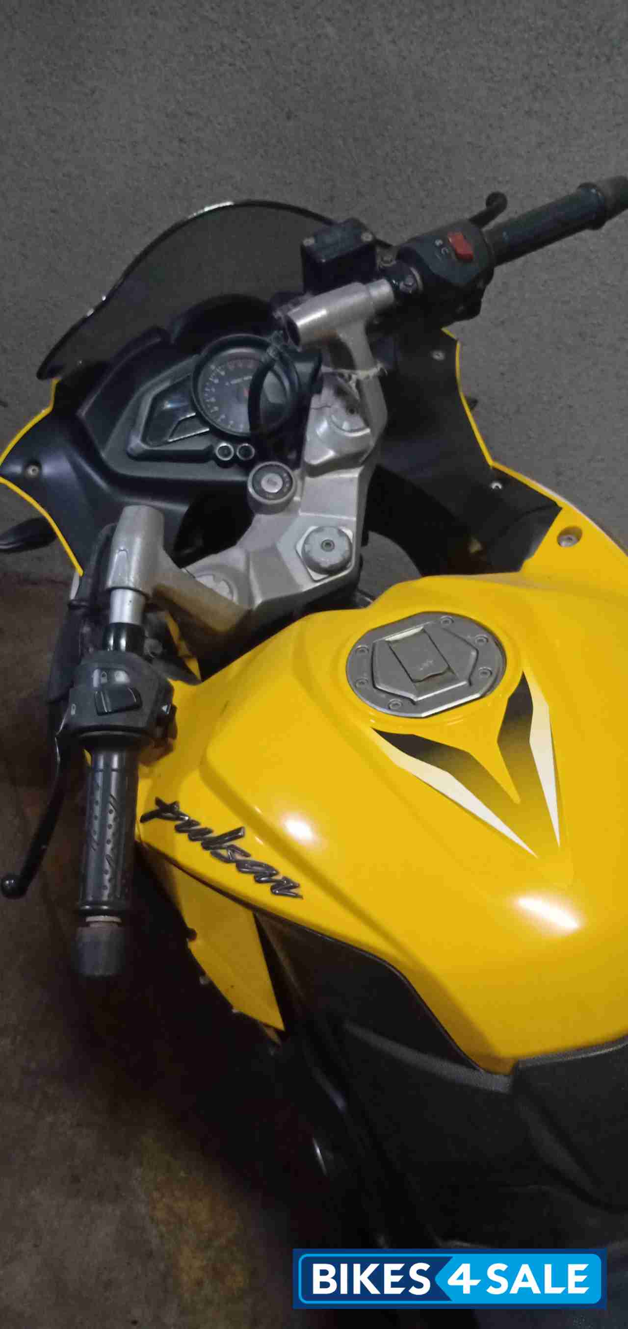 Bajaj Pulsar RS 200