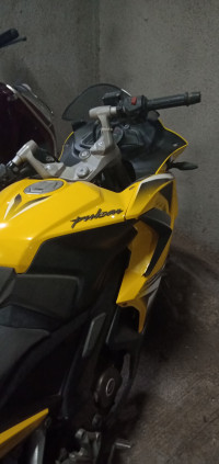 Bajaj Pulsar RS 200