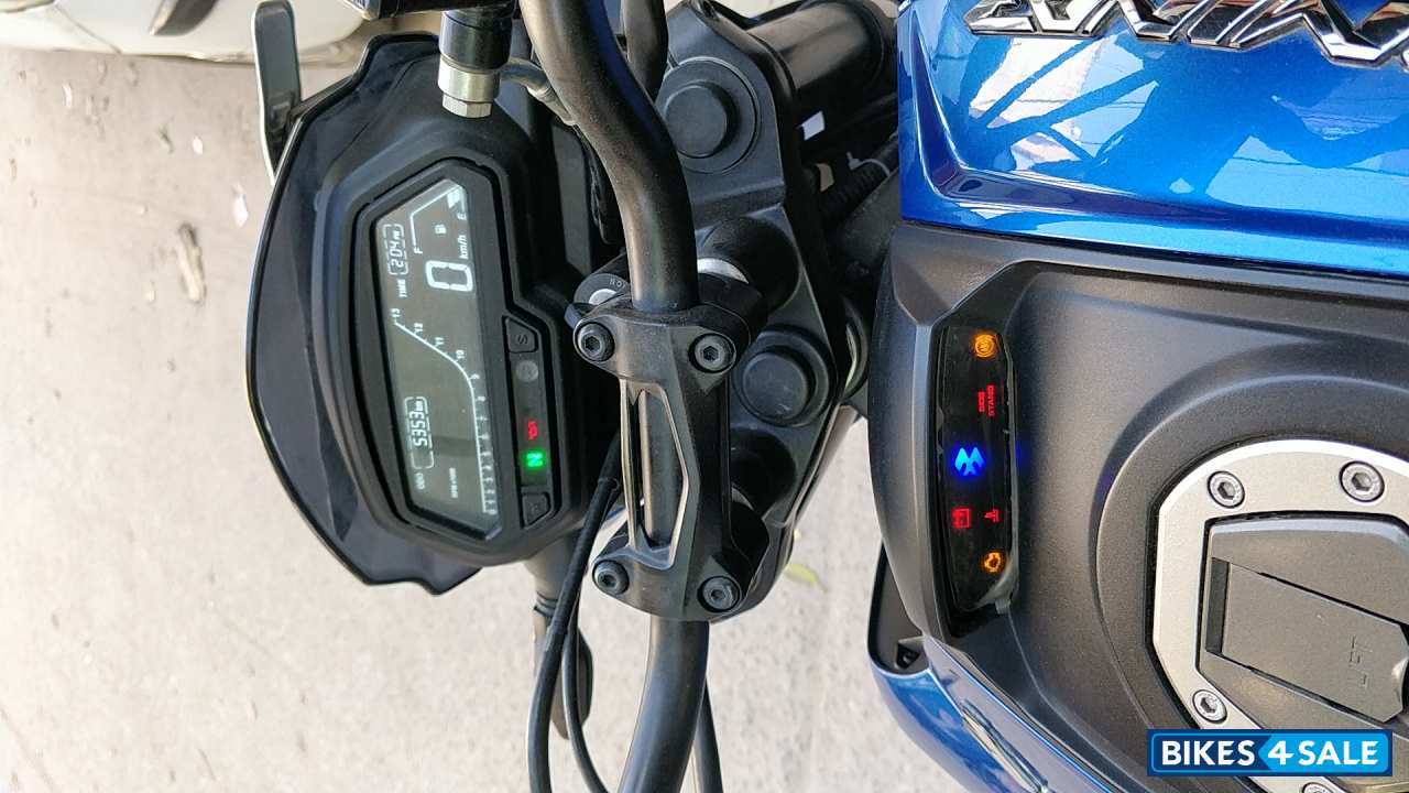 Ocean Blue Bajaj Dominar 400