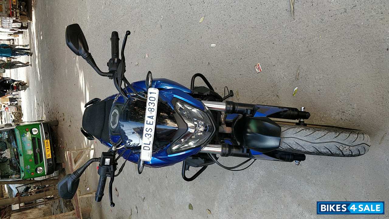 Ocean Blue Bajaj Dominar 400