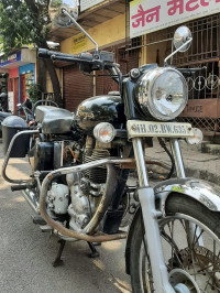 Black Royal Enfield Bullet Electra