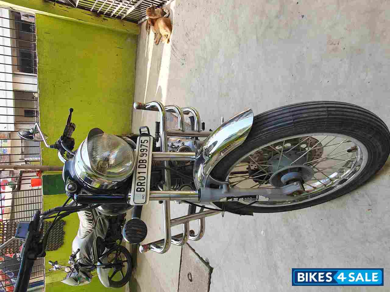 Black Royal Enfield Bullet 350