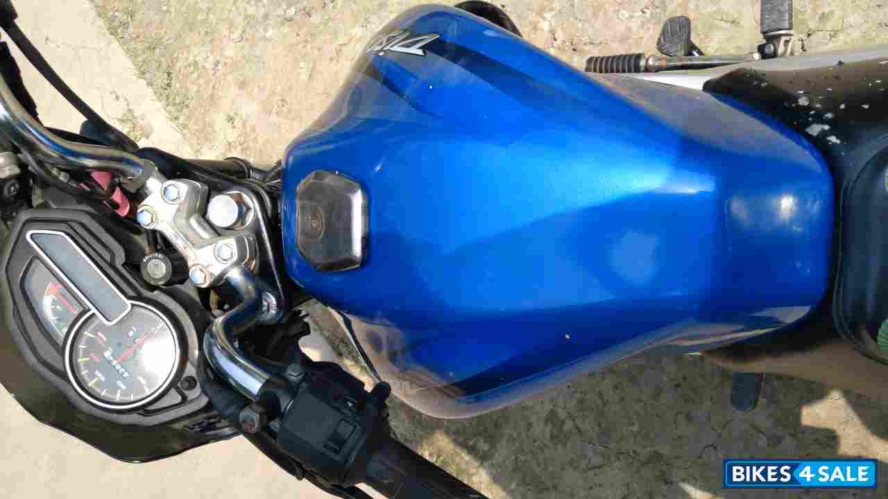 Blue Bajaj Discover 125 ST