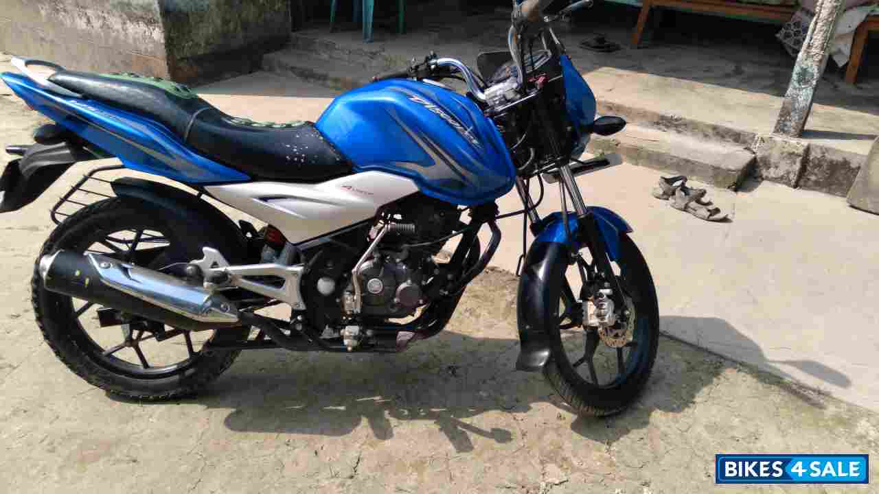 Blue Bajaj Discover 125 ST Blue Bajaj Discover 125 ST