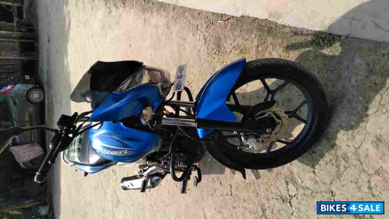 Blue Bajaj Discover 125 ST Blue Bajaj Discover 125 ST