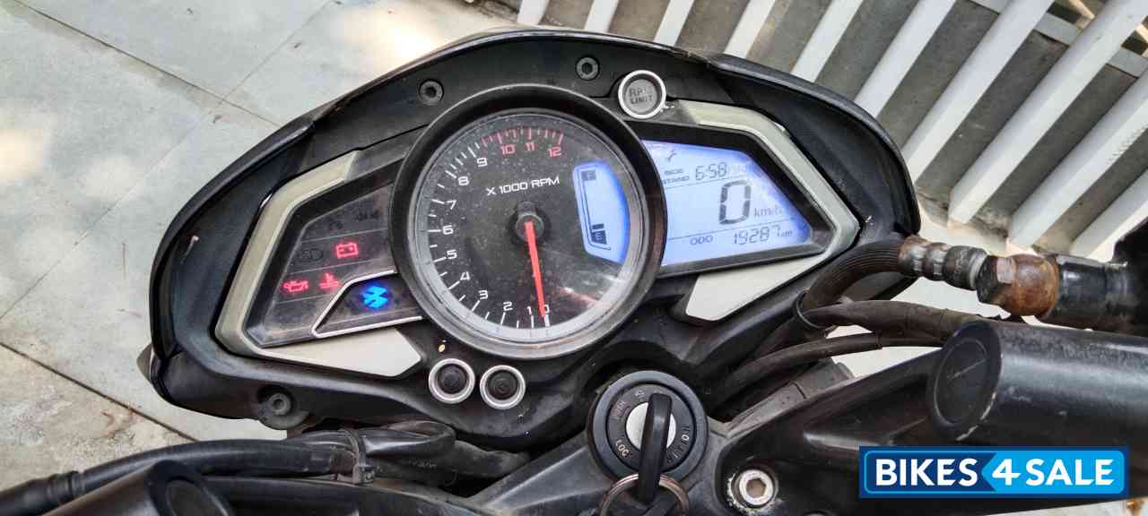 Black Bajaj Pulsar 200 NS ABS