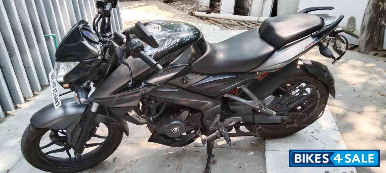 Black Bajaj Pulsar 200 NS ABS
