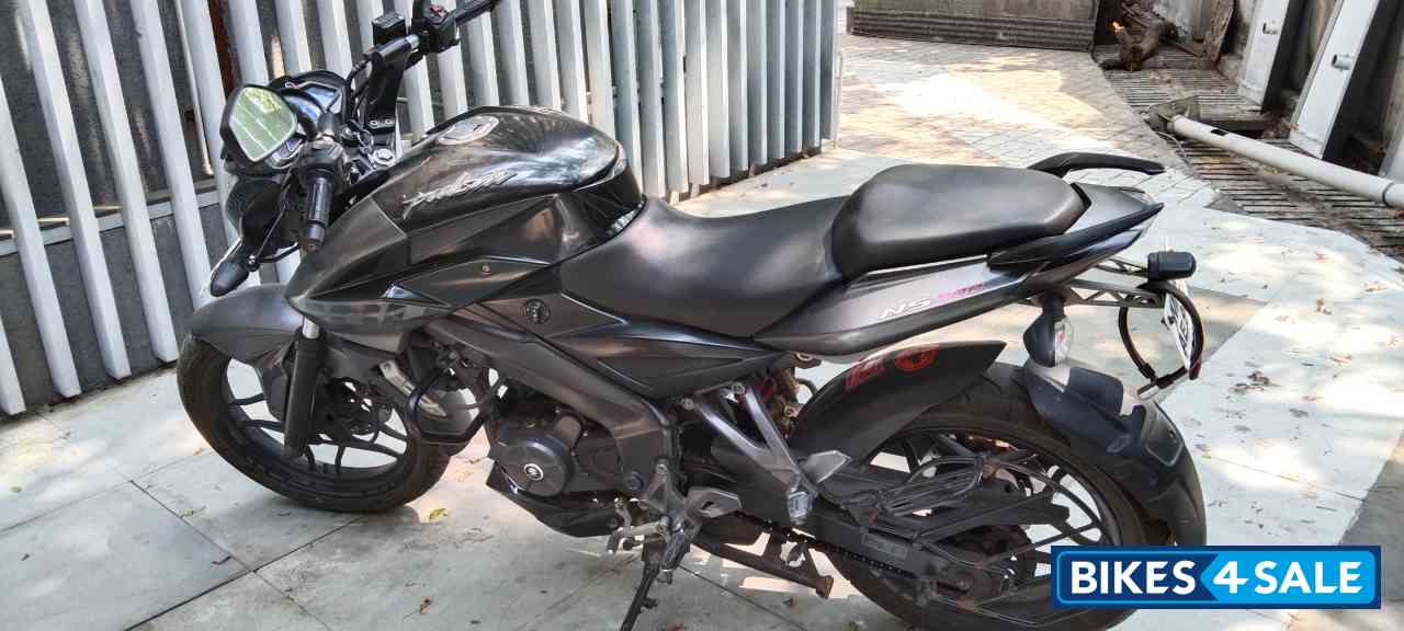 Black Bajaj Pulsar 200 NS ABS