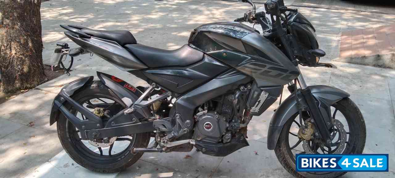 Black Bajaj Pulsar 200 NS ABS
