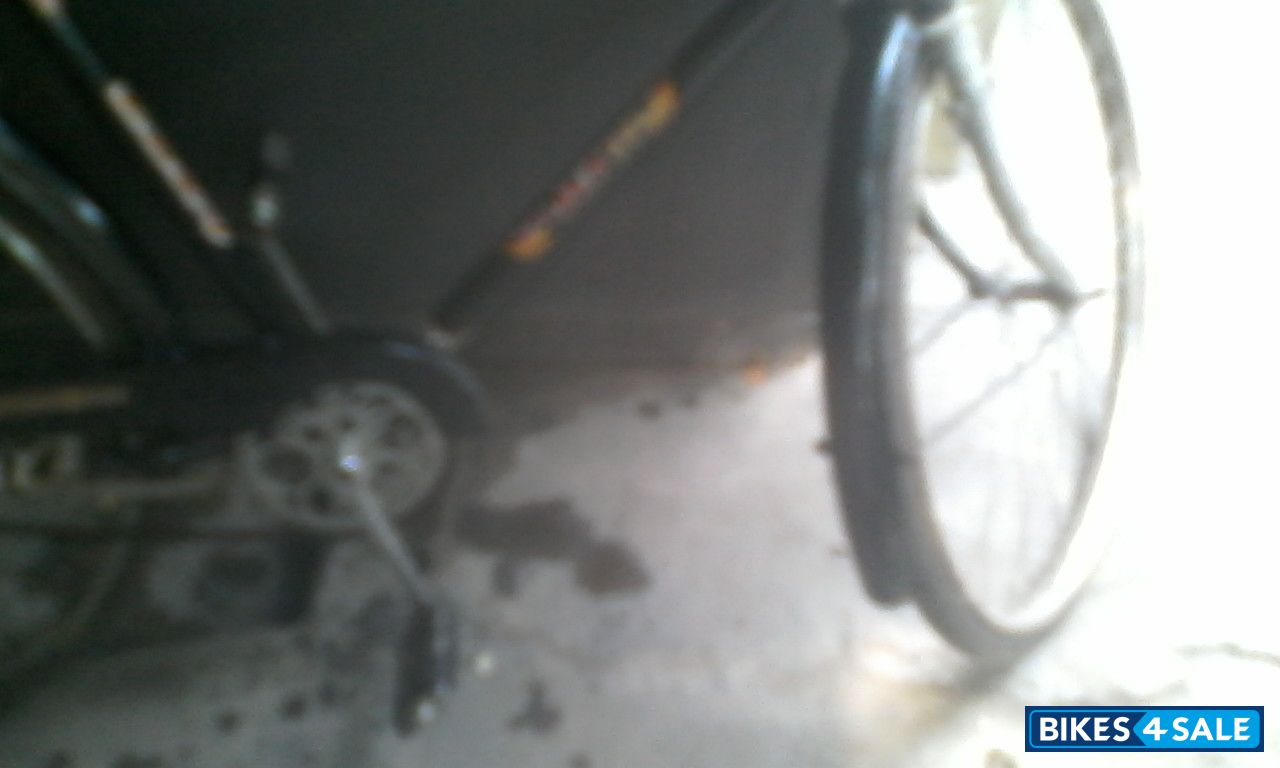 Hero Cycles jet gold Hero Cycles jet gold